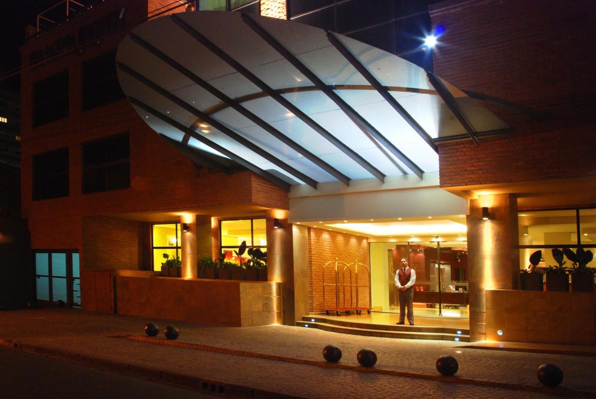 Howard Johnson Plaza Jujuy Сан-Сальвадор-де-Жужуй Экстерьер фото