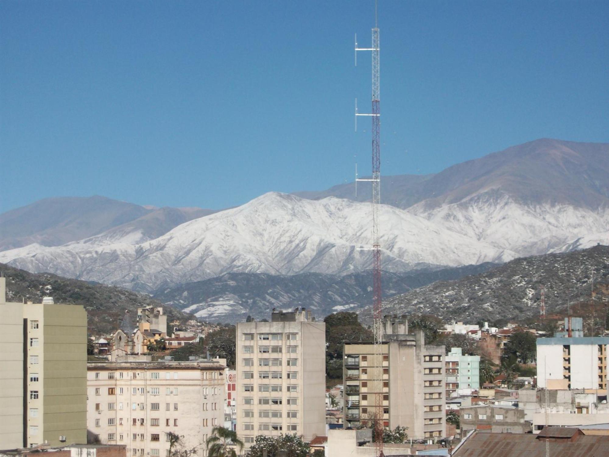 Howard Johnson Plaza Jujuy Сан-Сальвадор-де-Жужуй Экстерьер фото